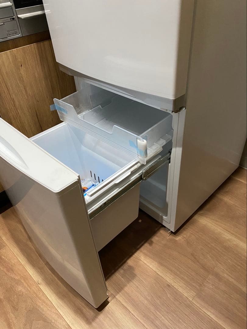TOSHIBA 冷蔵庫 ホワイト 引き出し式冷凍庫