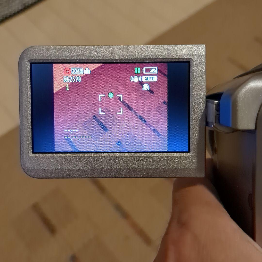 動作確認済み　Panasonic SDR-S200 ビデオカメラ 本体と付属品