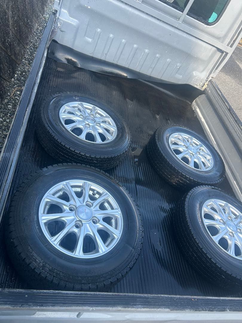 ホンダ　アクティ　軽トラ　4WD アルミホイールスタッドレス乗せ