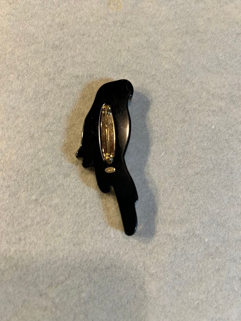 CHANELブローチ　オウム