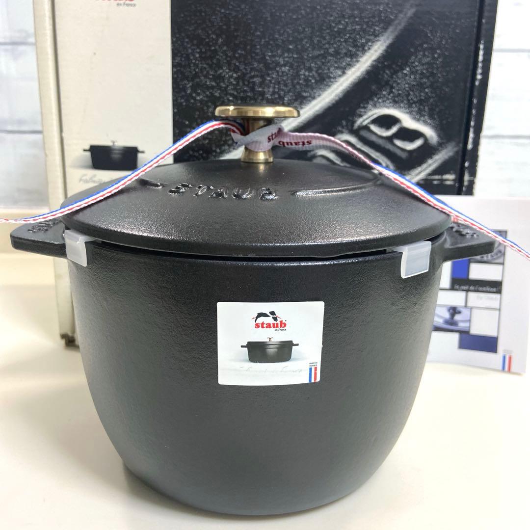 【未使用】Staubストウブラ・ココット de GOHAN 16 cm M 鋳鉄