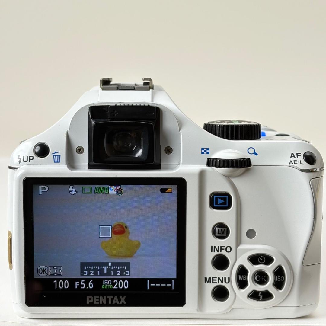 PENTAX K-x 18-55mm 標準レンズセット　白　070