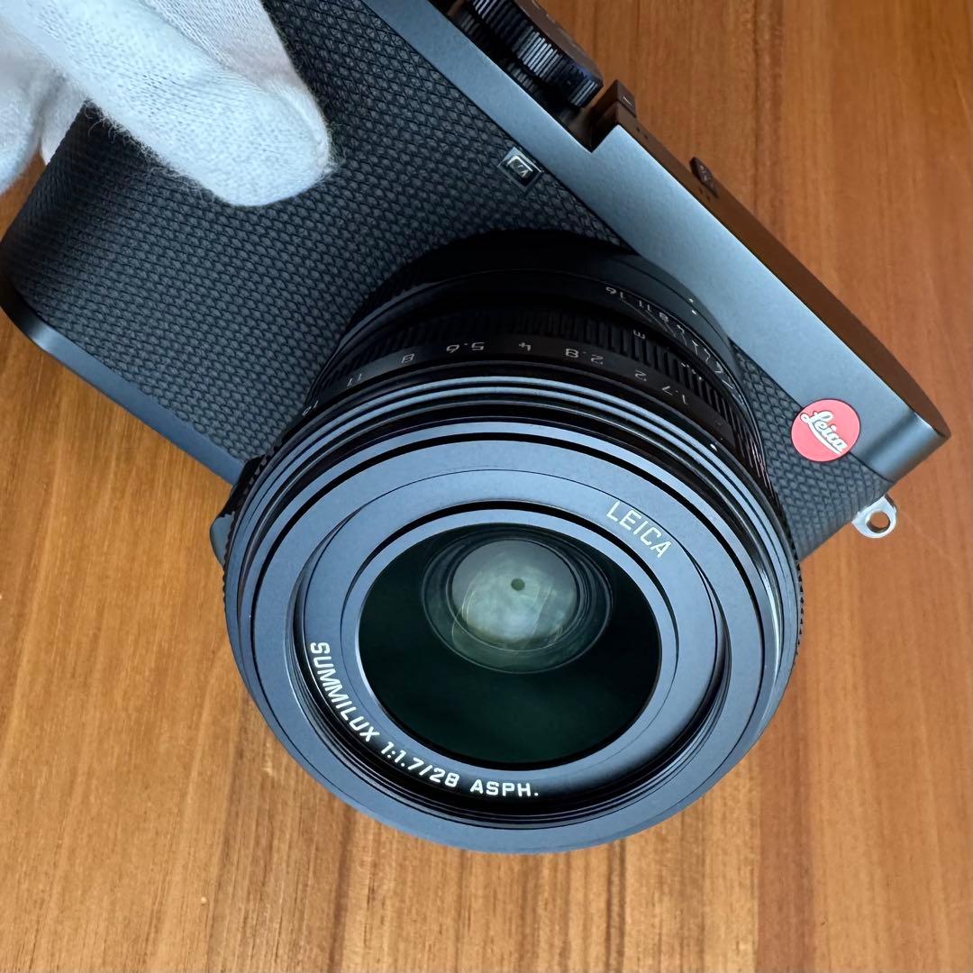 Leica Q2 【概ね美品】+純正サムレスト、純正フィルターセット