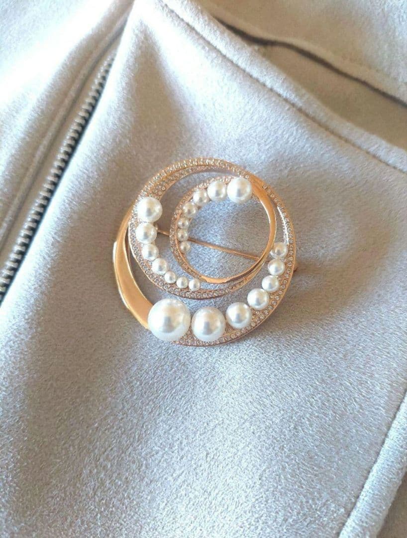 SWAROVSKI Fundamental パール ブローチ スワロフスキー