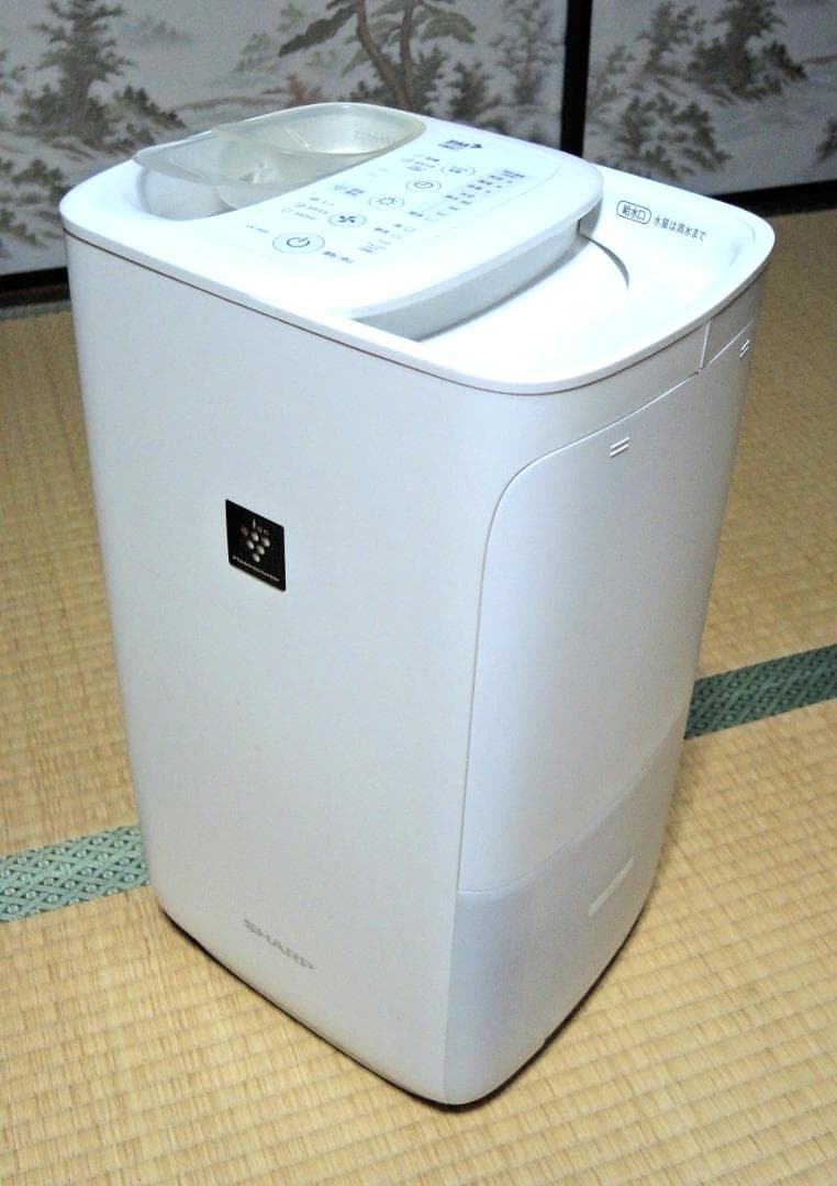 SHARP 加熱気化式加湿器 HV-R55-W・プラズマクラスター7000付
