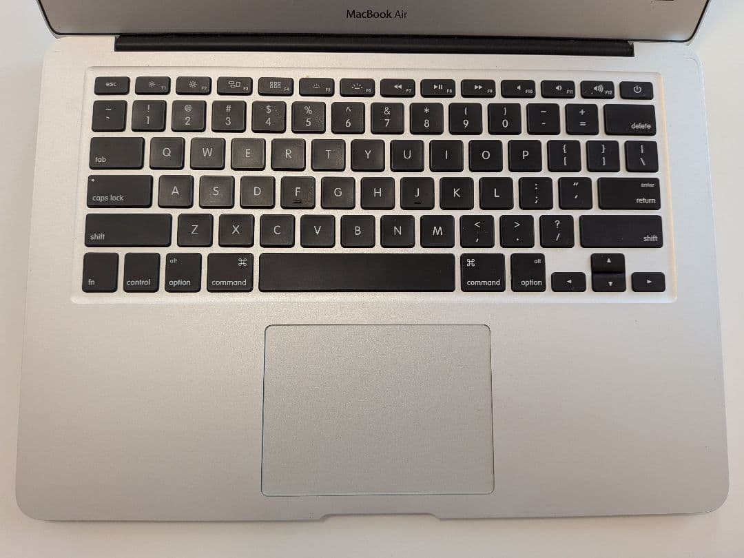 MacBook Air 13インチ Early 2015 8GB 充電209回