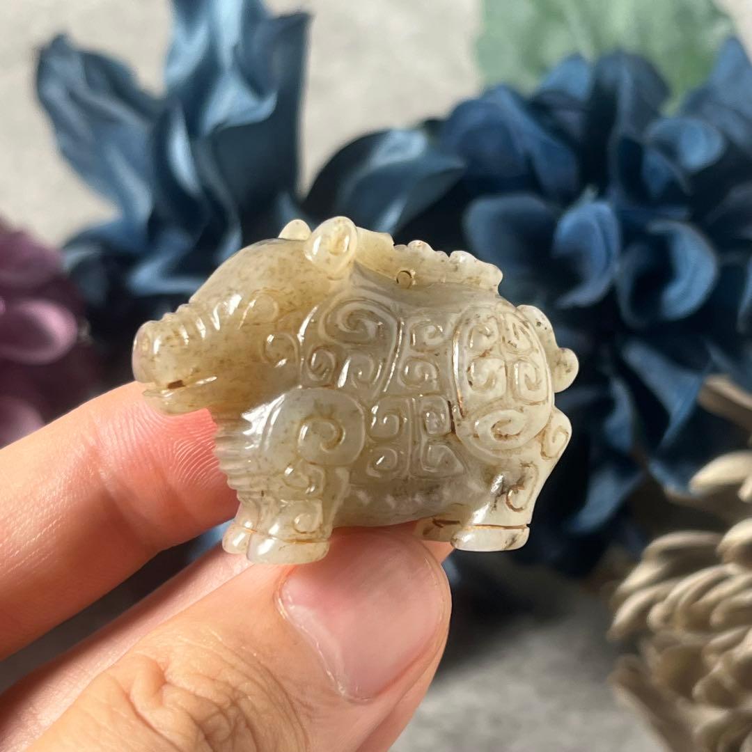 白玉饕餮文根付　提物 吊坠上衣　塑像　老玉　古玉