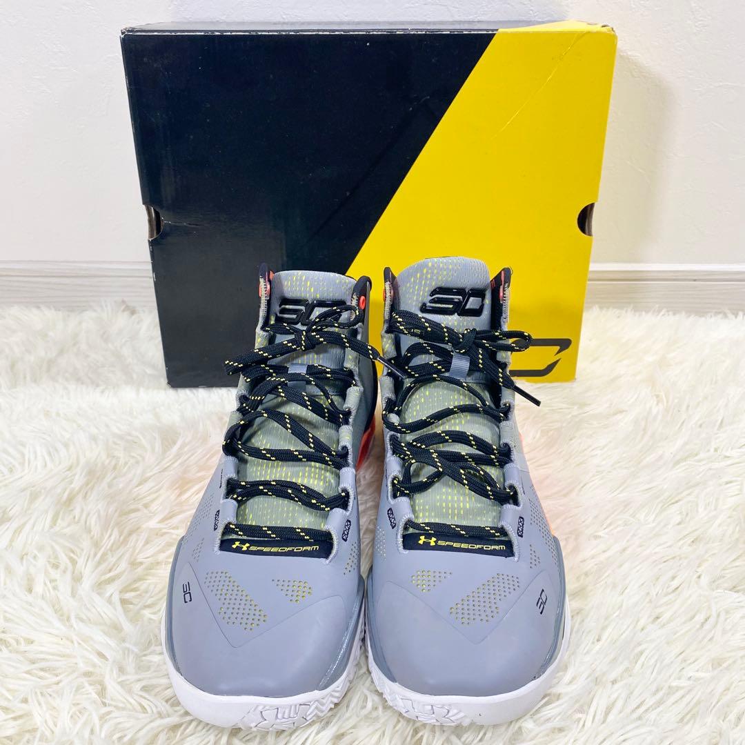 極美品　アンダーアーマー　バスケットシューズ　カリー　グレー　スニーカー　27㎝