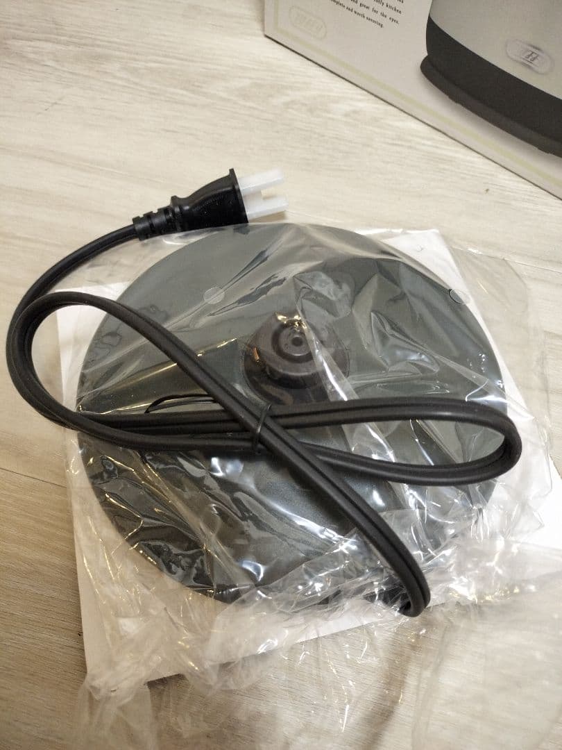 未使用 17年製 Toffy 電気ケトル 0.8L K-KT1 アッシュホワイト