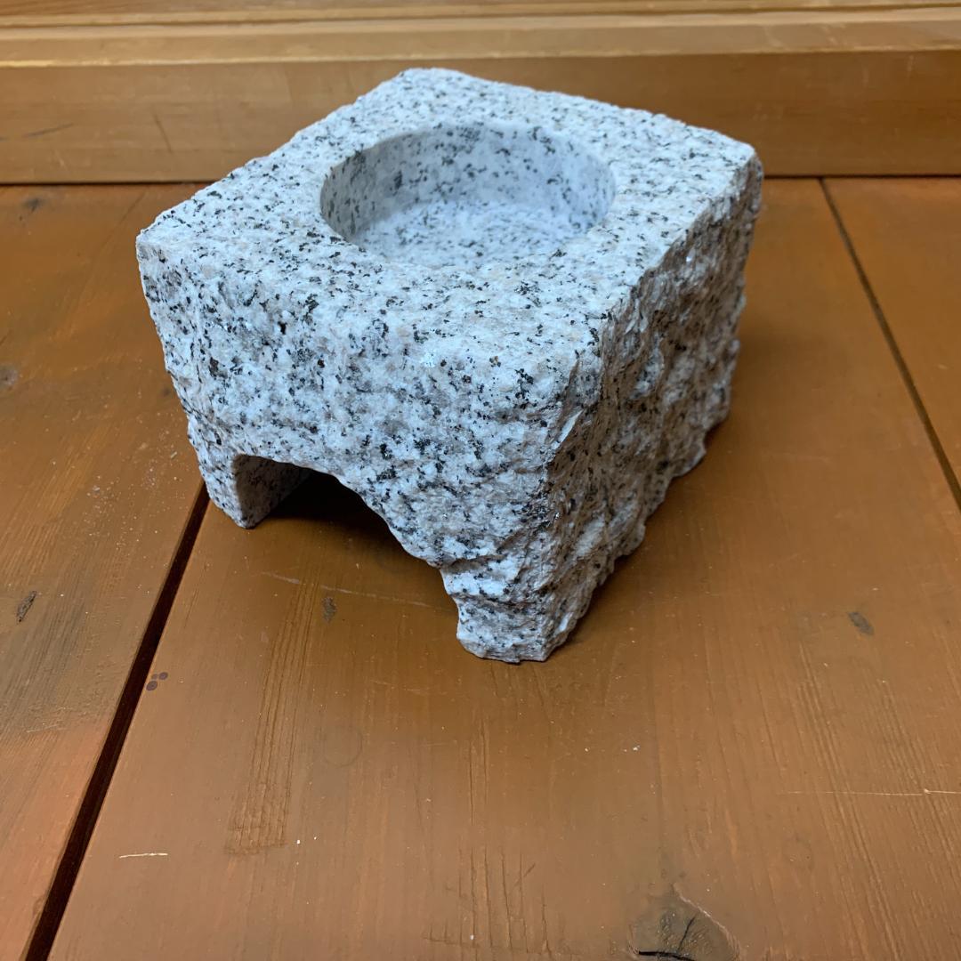 爬虫類　角型シェルター　2