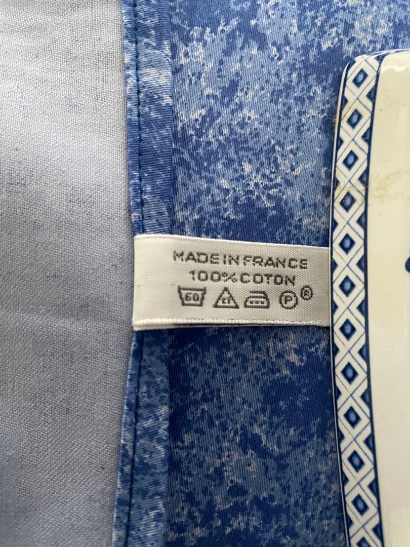 新品未使用　フランス製テーブルクロス　大きめ260×170