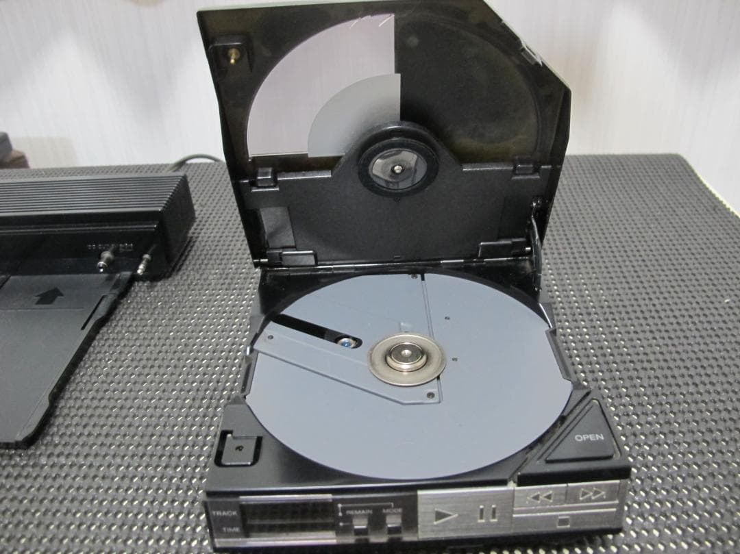 SONY D-50 ポータブルCDプレーヤー 奇跡の完動品 少し難アリ