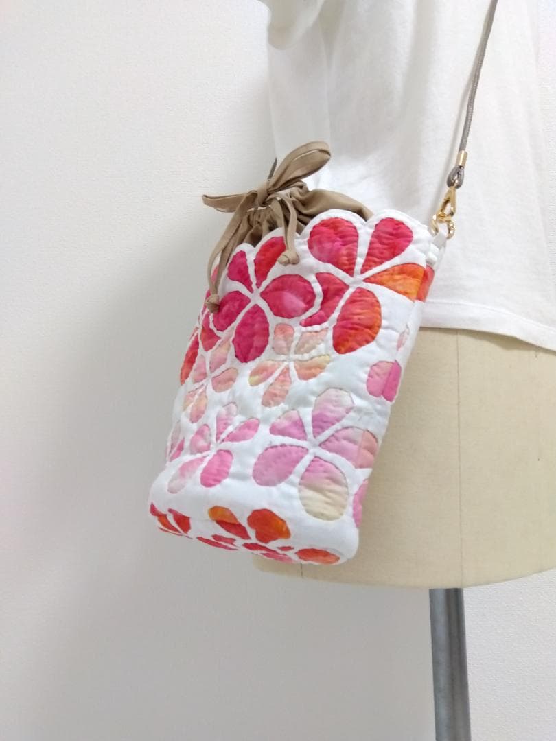 ハワイアンキルト　ハンドメイド　プルメリアショルダーバッグ