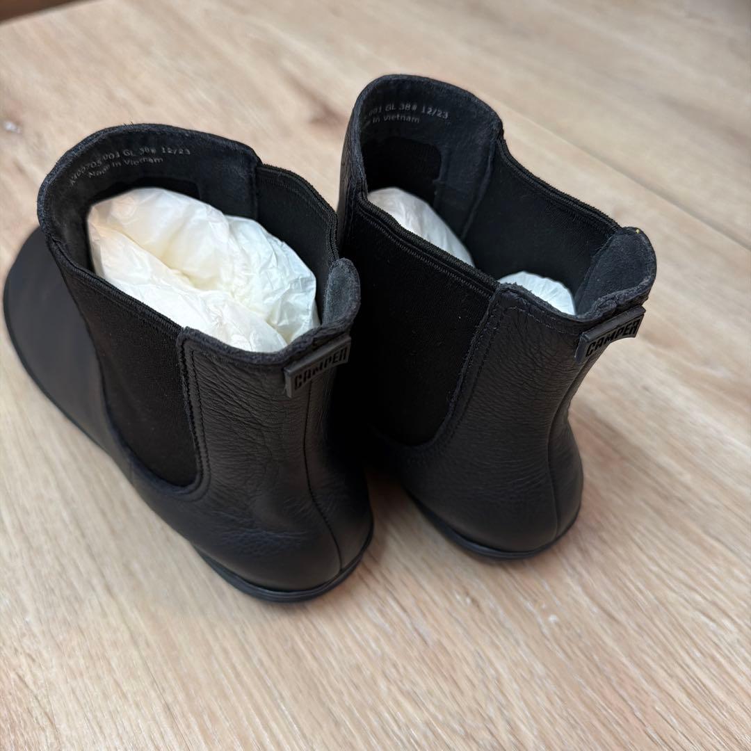 camper ブラックレザー サイドゴアブーツ
