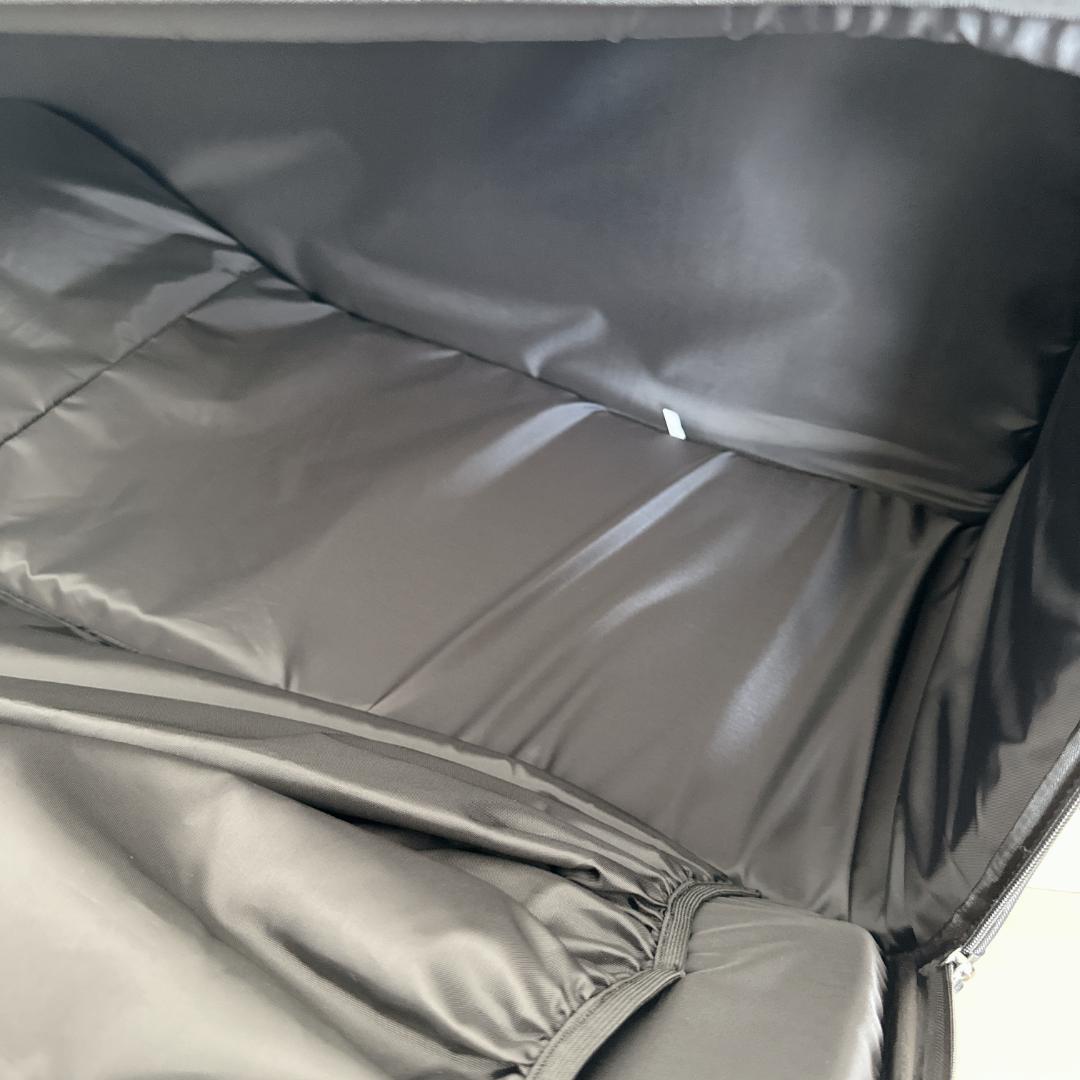 メルセデスベンツ×タイトリスト　ゴルフバッグ　トラベルケース　黒色　ホイール付き