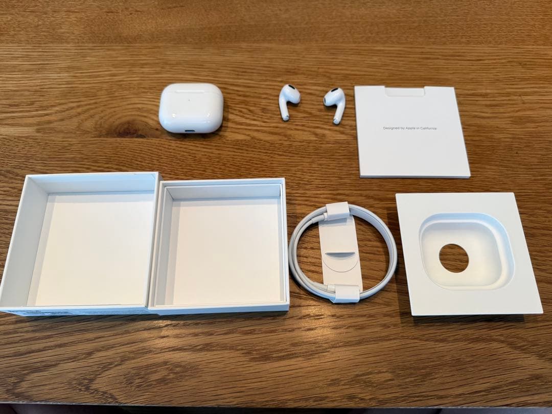 s*k様 AirPods本体 第3世代 充電ケースほか付属品完備