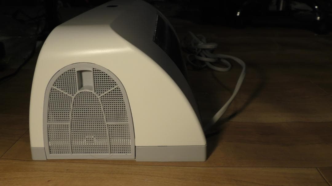 壁掛け電気ストーブ