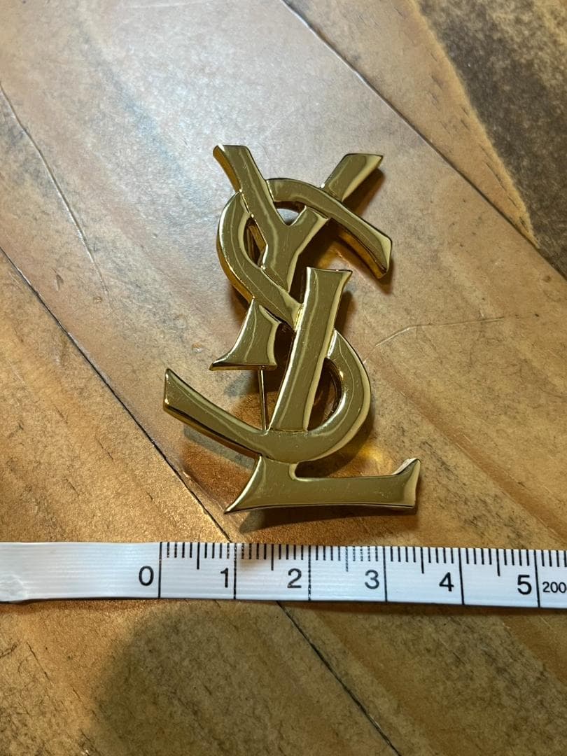 YSL　イヴサンローラン　ブローチ　ゴールド