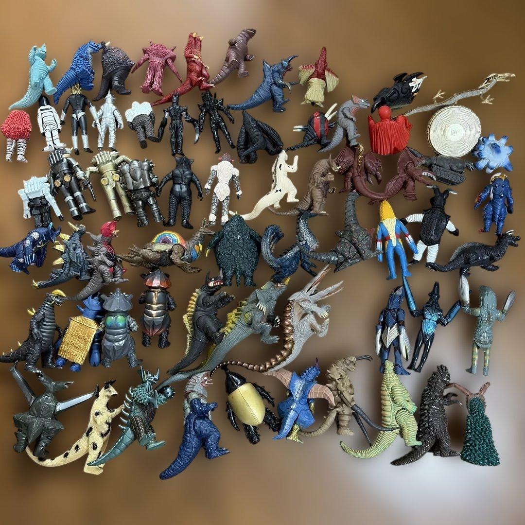 ウルトラマン　ソフビ　怪獣　フィギュア　セット　まとめ　65個