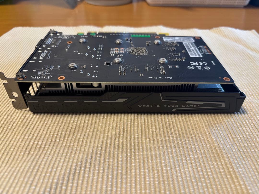 グラフィックボード　GF-GTX1650D6-E4GB/DF3