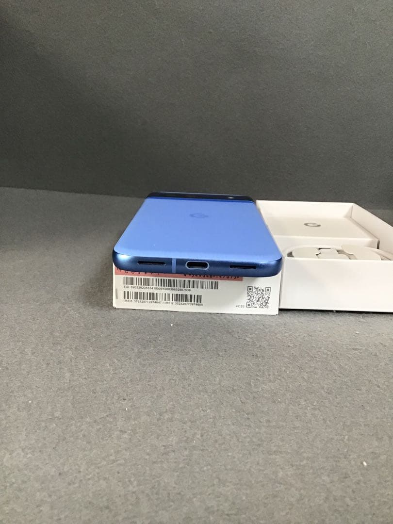 美品　国内版 SIMフリー　Google Pixel 8a 128GB ブルー色