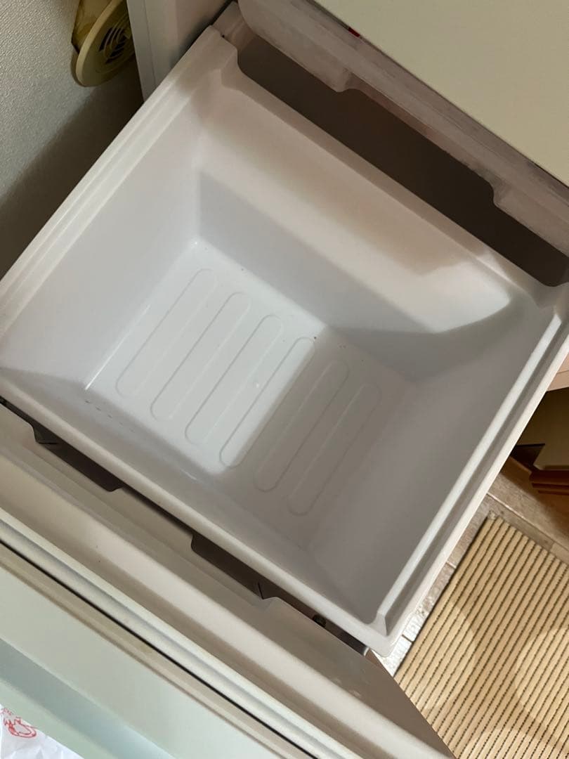 SHARP 両開きホワイト冷蔵庫