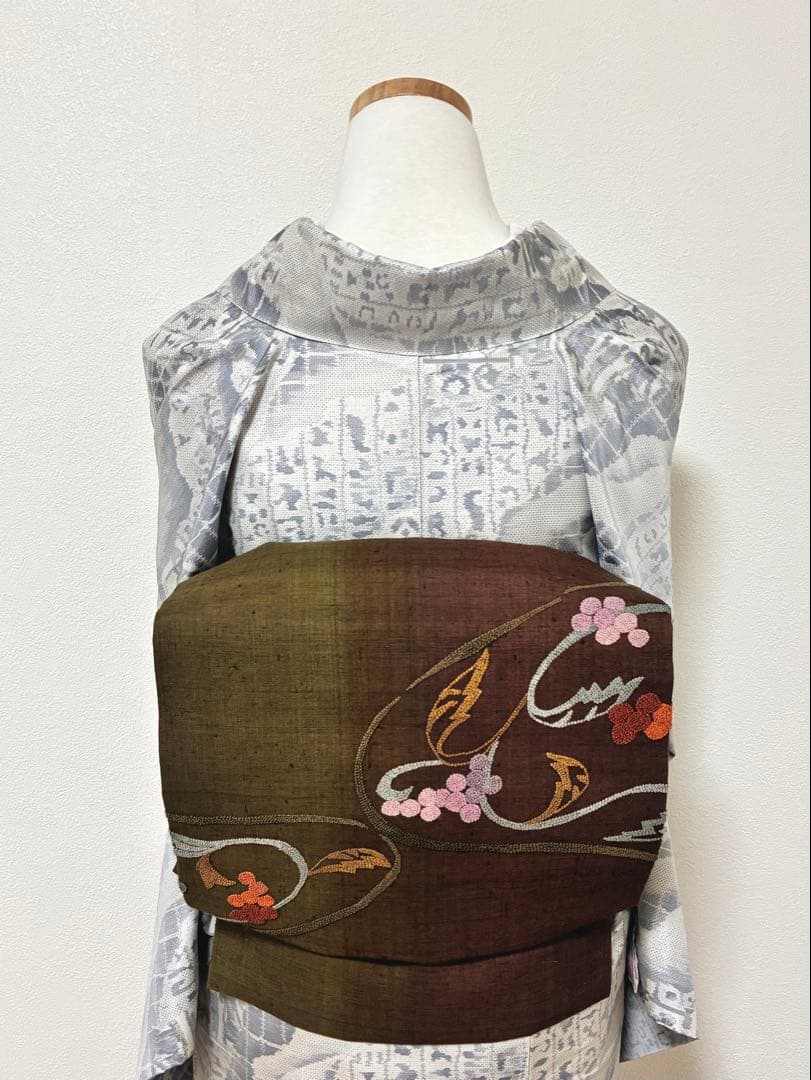 名古屋帯　相良刺繍　葡萄唐草　九寸　正絹