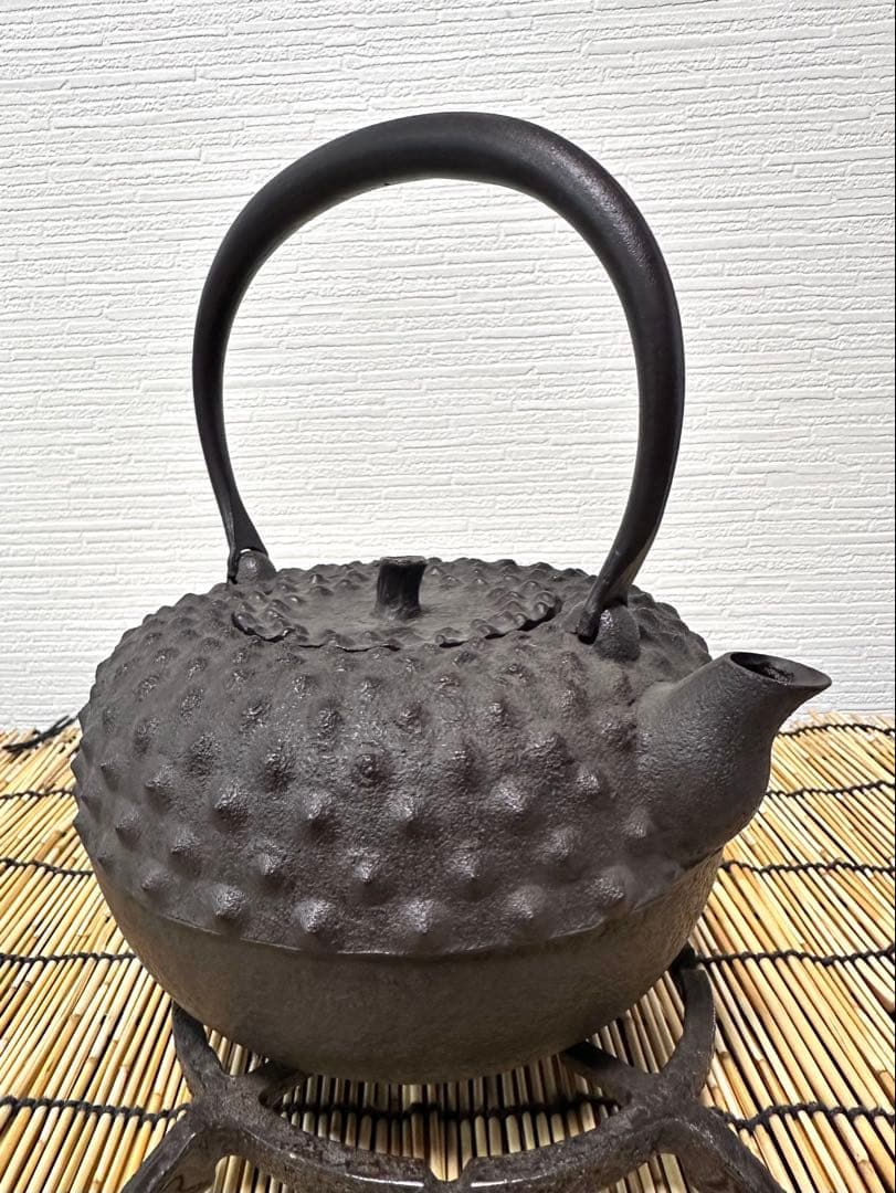 未使用品　南部長文堂 二代目 長谷川文雄造　鬼アラレ　南部鉄瓶　南部鉄器