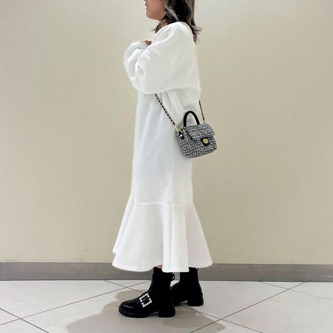 早い者勝ち！クリスタルビジュー付き　リブニットショートブーツ