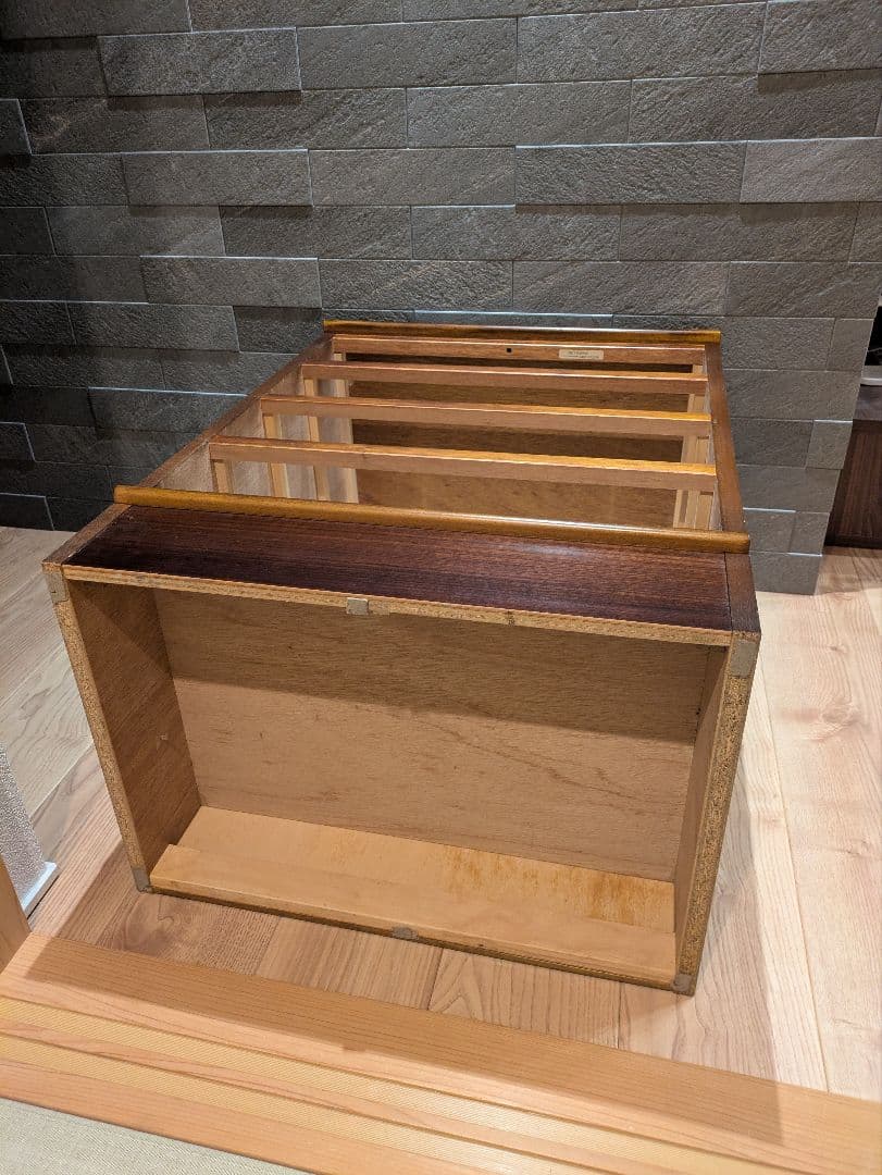 【カリモク】4段チェスト 木製 タンス 箪笥 クラシック アンティーク調