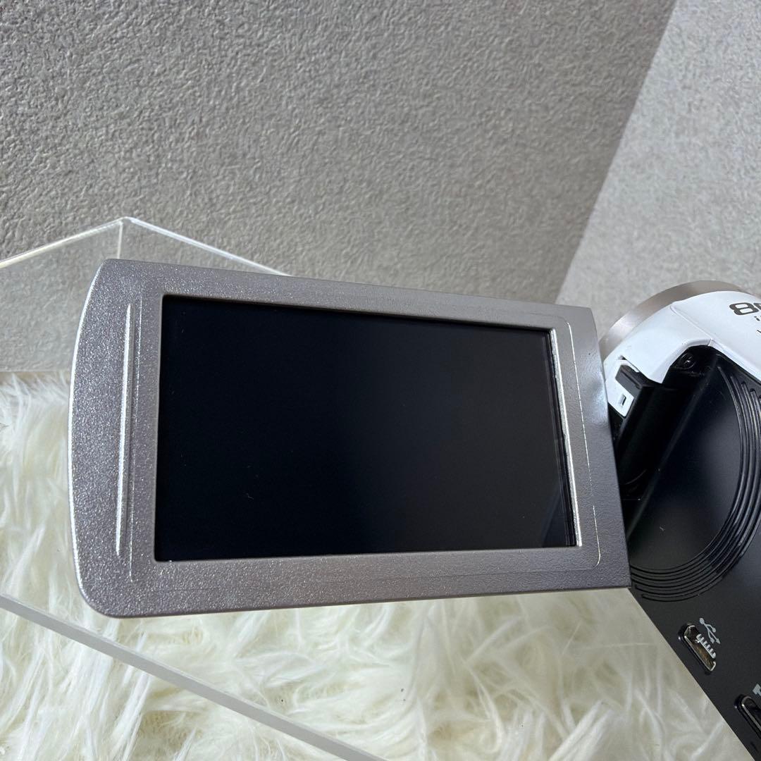 【美品】　Panasonic パナソニック　ビデオカメラ　HC-V520M