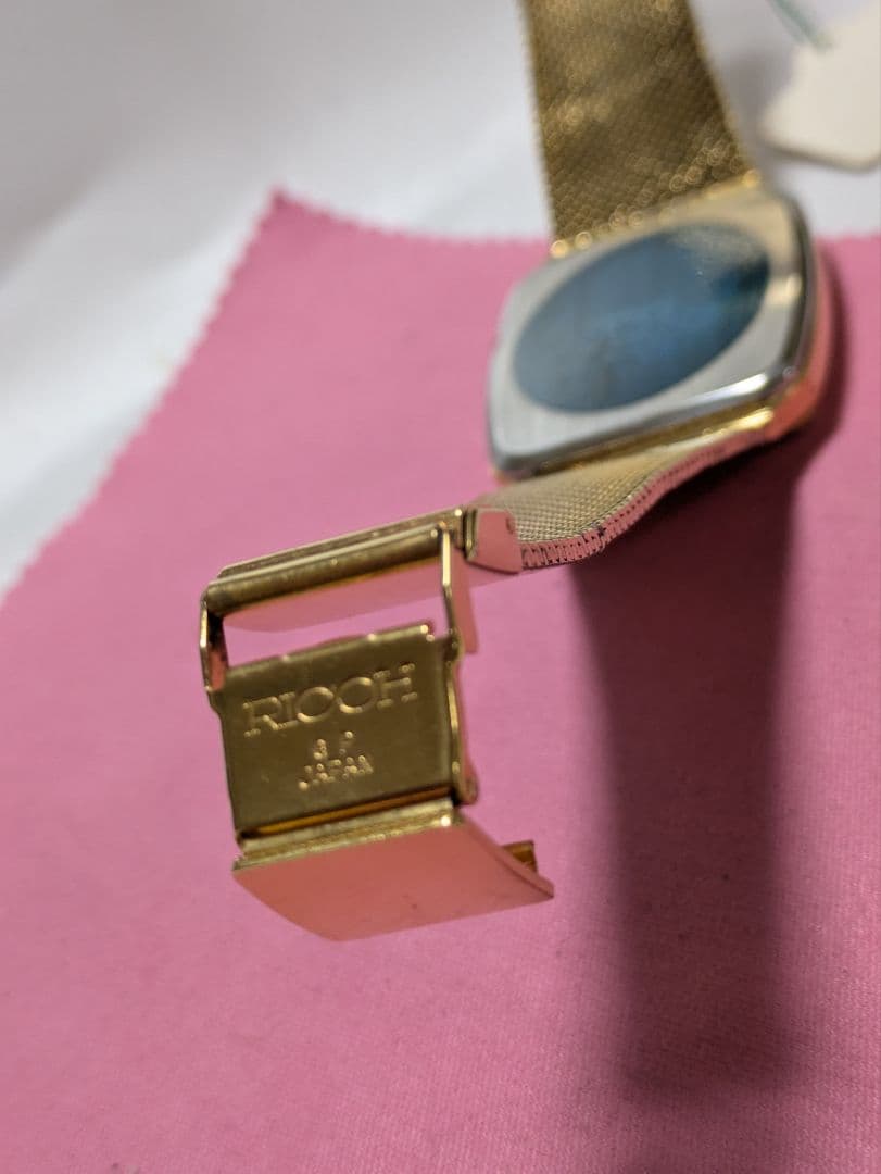 RICOH ブラック＆ ゴールド アンティーククォーツ腕時計