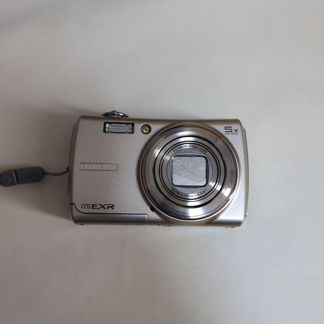 FUJIFILM F200 EXR finepix デジカメ