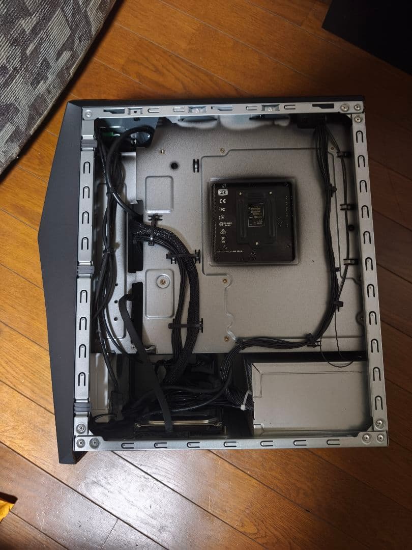 asus pc ケース　11世代マザーボード　ベアボーン　パソコン