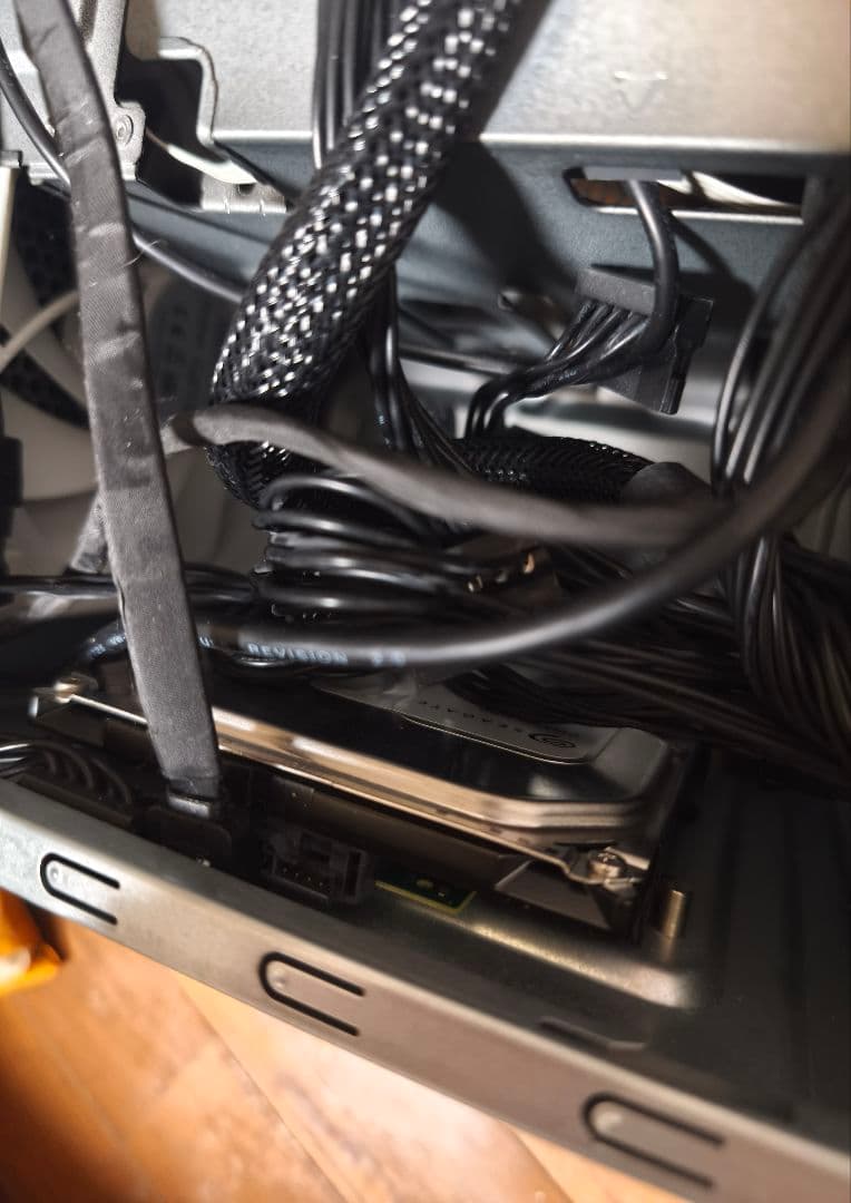 asus pc ケース　11世代マザーボード　ベアボーン　パソコン