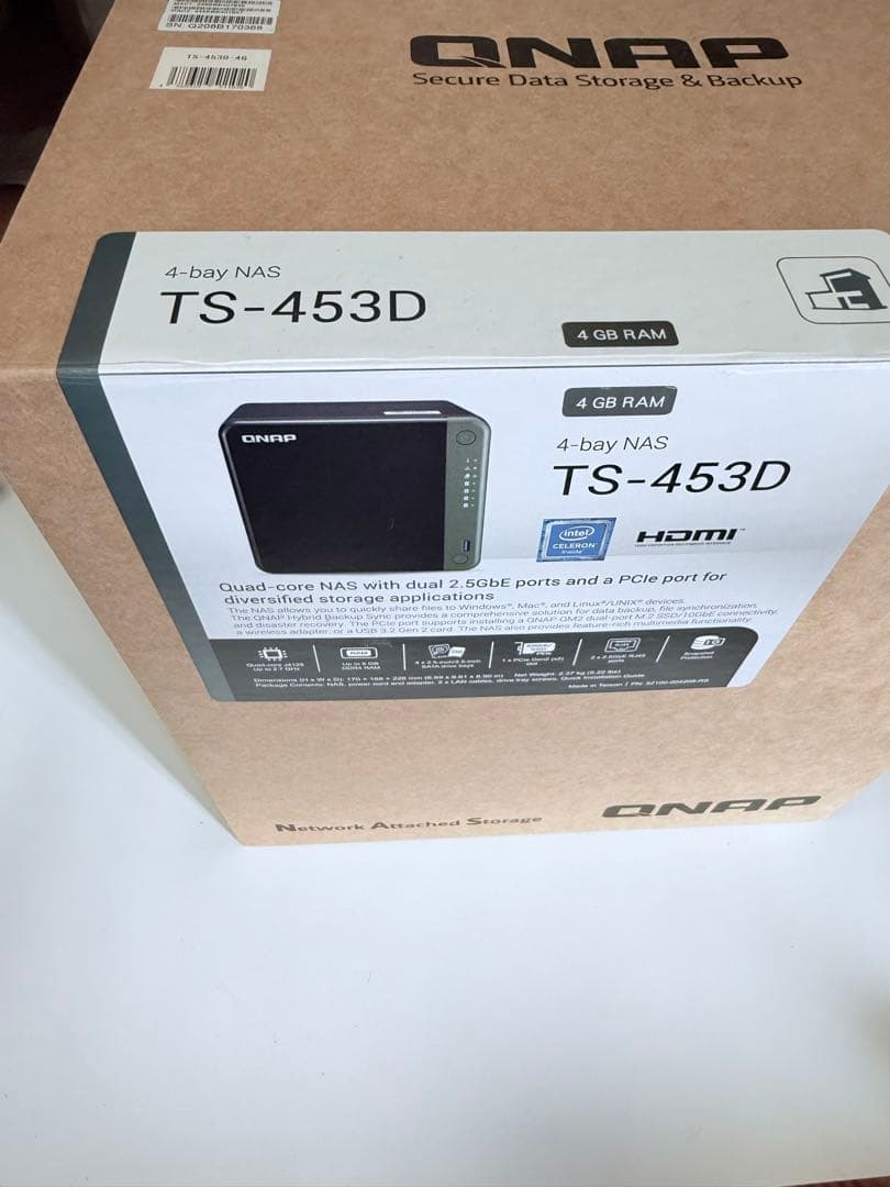 QNAP NAS TS-453D 8Gに増設　8T HDD×2