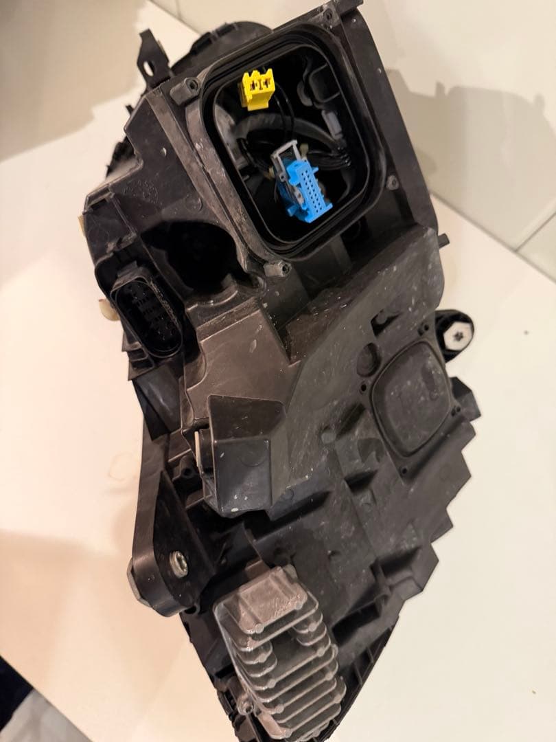 【即日発送】メルセデスベンツCクラスW205前期中古ヘッドライトセット