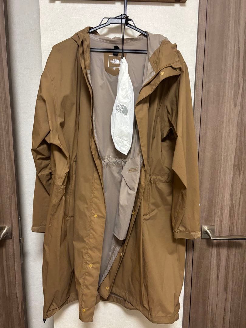ザ・ノースフェイス　マタニティレインコート（ユーティリティブラウンSM）