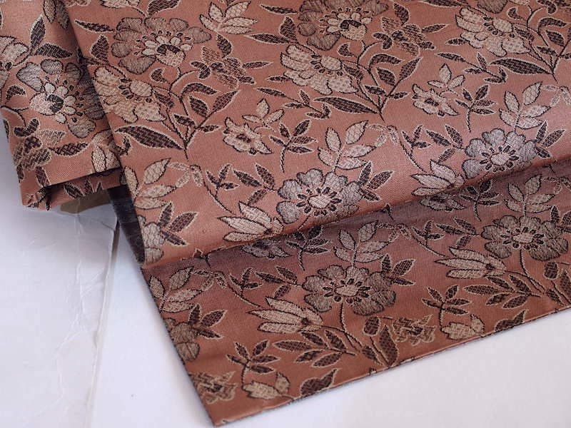 織りの両面名古屋帯（唐花文、花菱古典文）長378 全通総柄　正絹美品