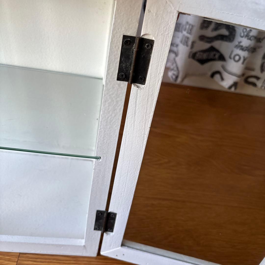 木製　ディスプレイ　キャビネット　白