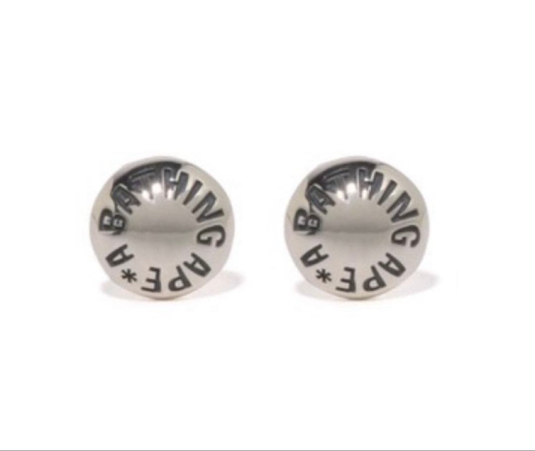 A BATHING APE BUTTON EARRINGS ピアス