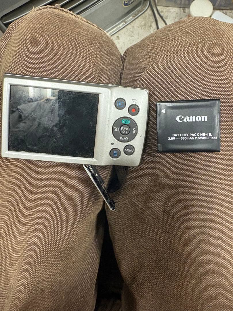 Canon IXY180 シルバー