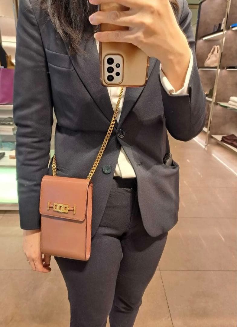 m*♡様 TOD'S トッズ スマホショルダーバッグ ブラウン