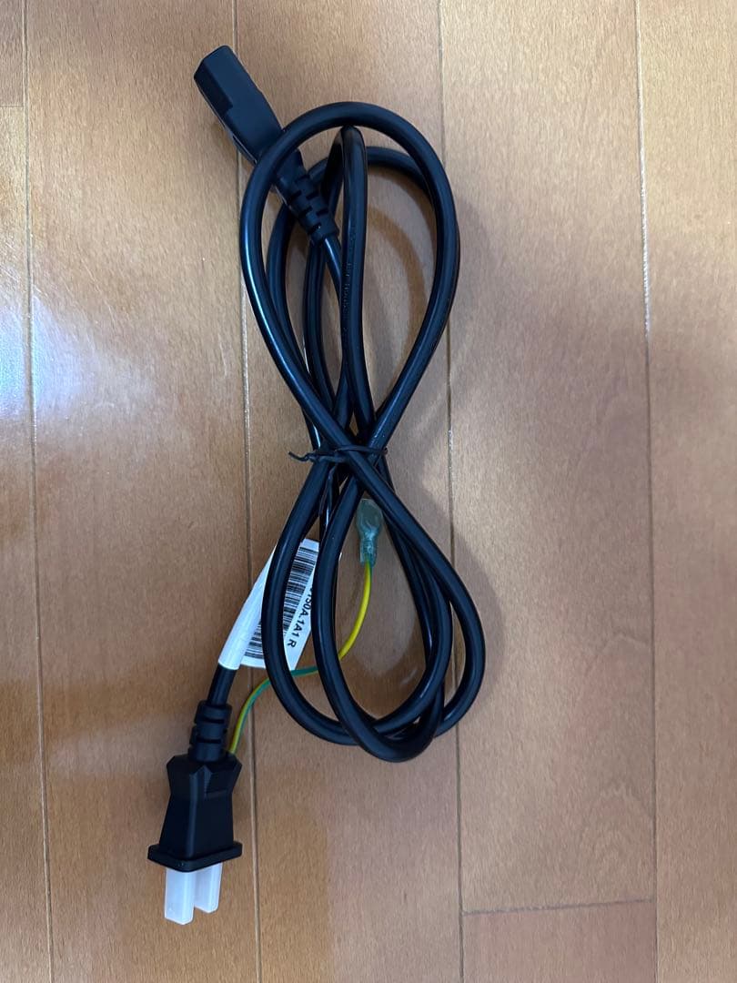 [うち]DELL U3223QE 31.5インチ モニター 本体