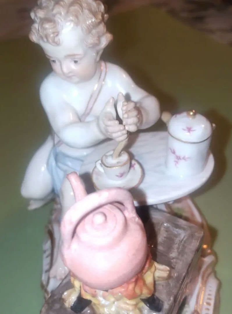靴*も様 美品 マイセン ホットチョコレートを作る天使 フィギュリン