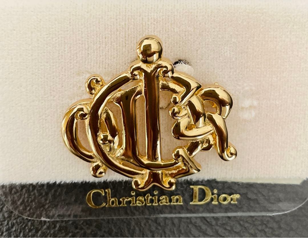Christian Dior ゴールド ブローチ　旧ロゴ　ヴィンテージ