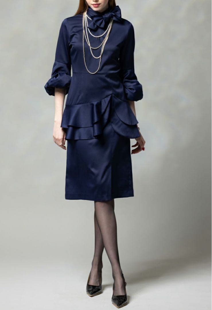 ◇未使用美品◇レジィーナロマンティコ　ネイビーパフスリーブワンピース ◇