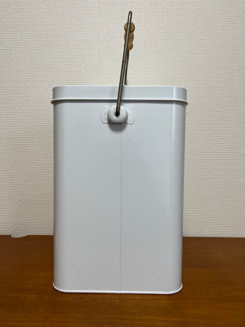 ⚫︎ マンハッタナーズ　ホーロー缶　L 収納　キャリー缶　ネコ　ホワイト