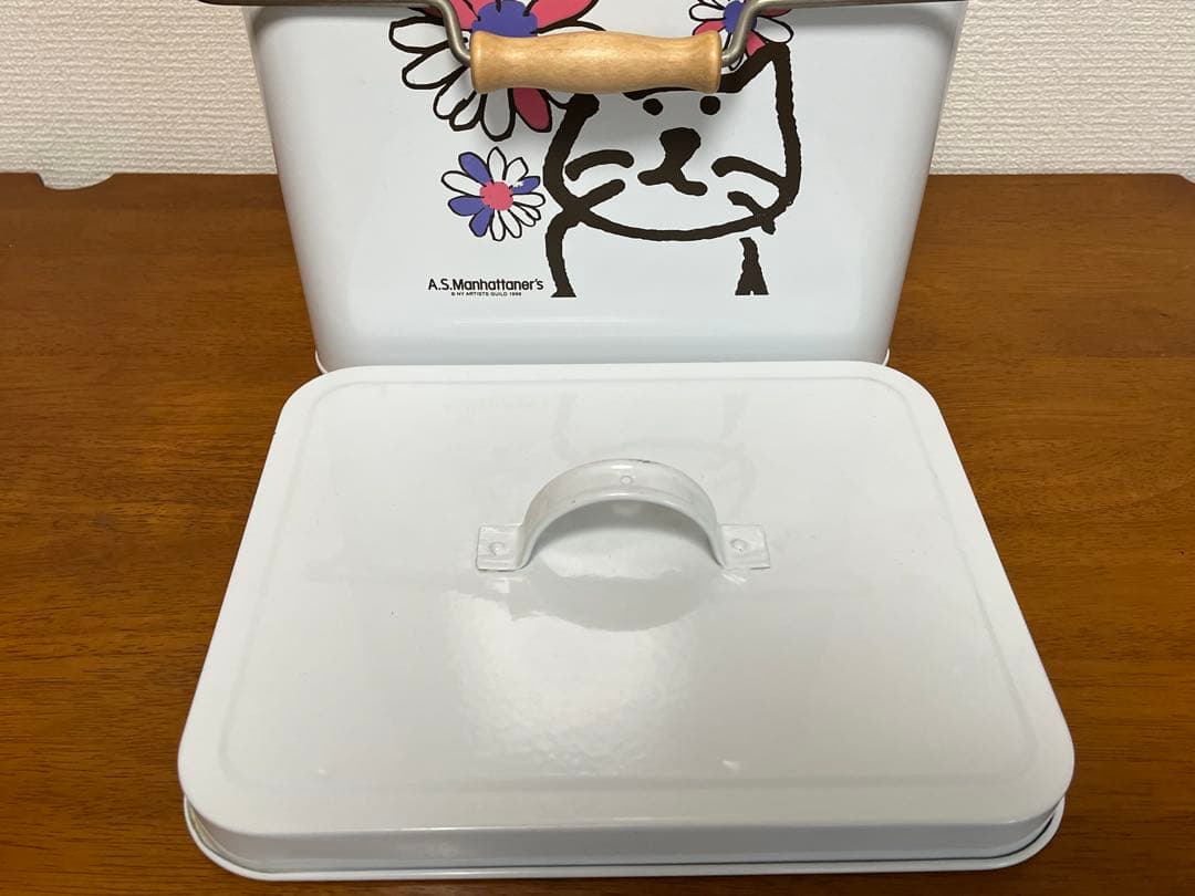 ⚫︎ マンハッタナーズ　ホーロー缶　L 収納　キャリー缶　ネコ　ホワイト