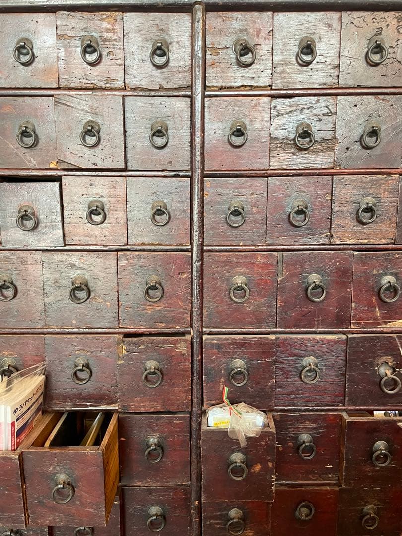 【アンティーク】90杯　薬箱　陳列棚　木製　引き出し　店舗什器　日本　ビンテージ